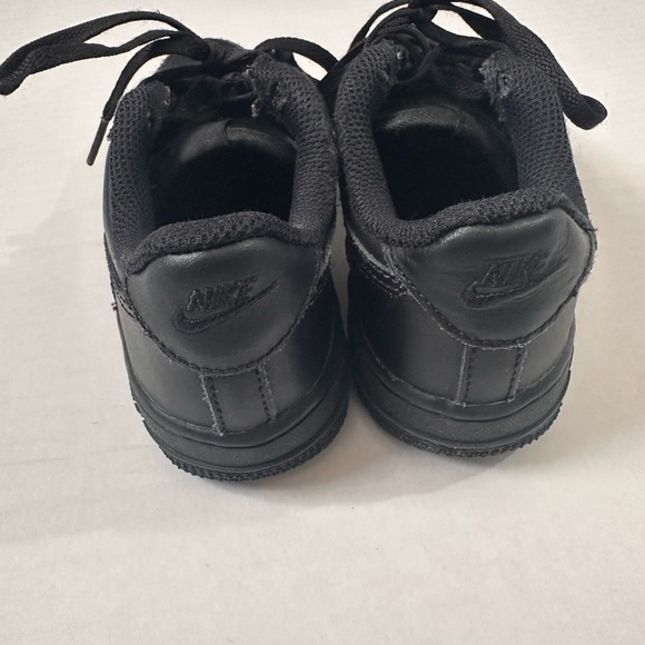Nike Air Force 1 black low top sneakers boys size 13 - Picture 4 of 7